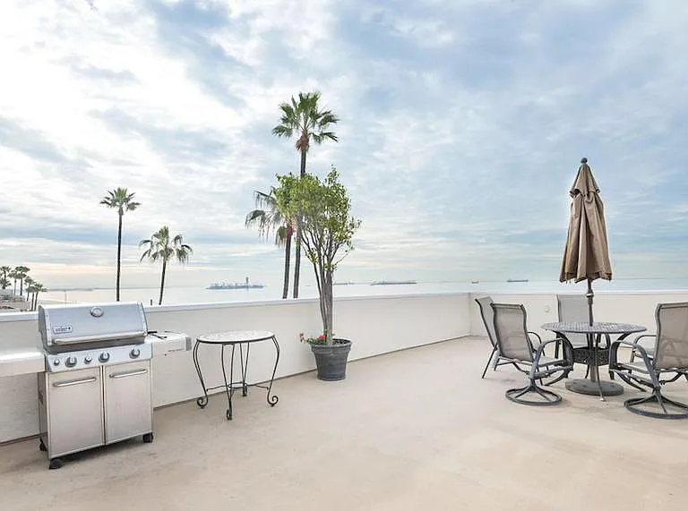 1174 E Ocean Blvd — Photo 7