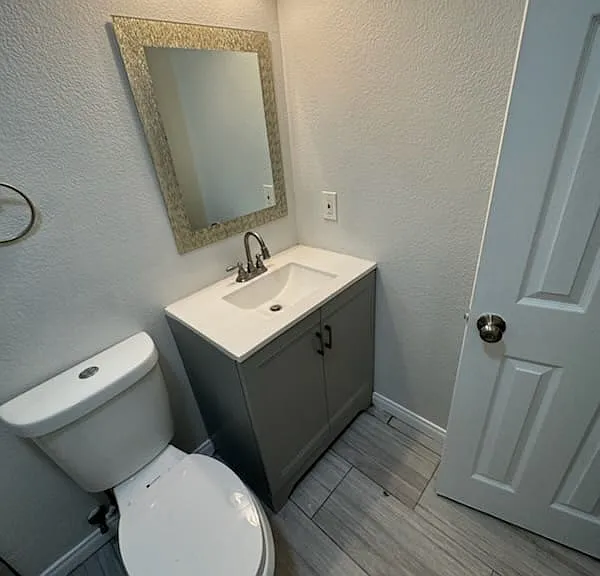 4928 Auburn Dr #B — Photo 16