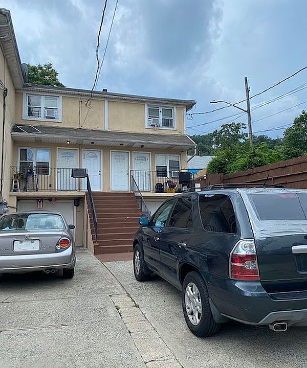 1st image of 276 Targee St