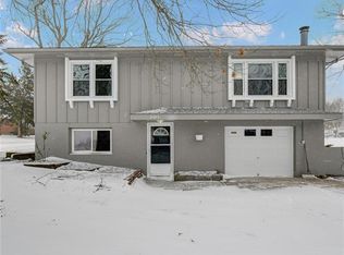 201 SW 6th St, Oak Grove, MO 64075