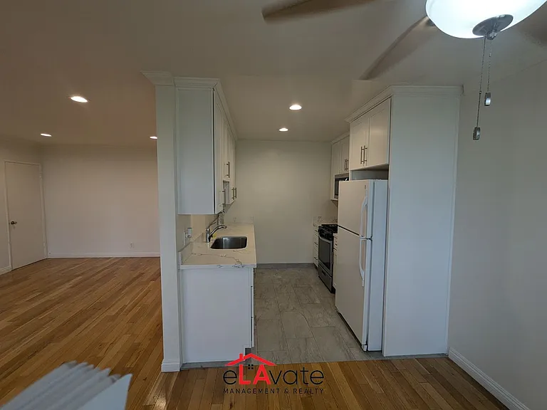 1515 S Beverly Glen Blvd #3 — Photo 6