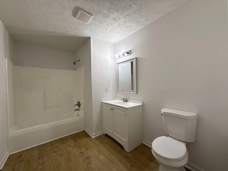 1723 W Kentucky St — Photo 46