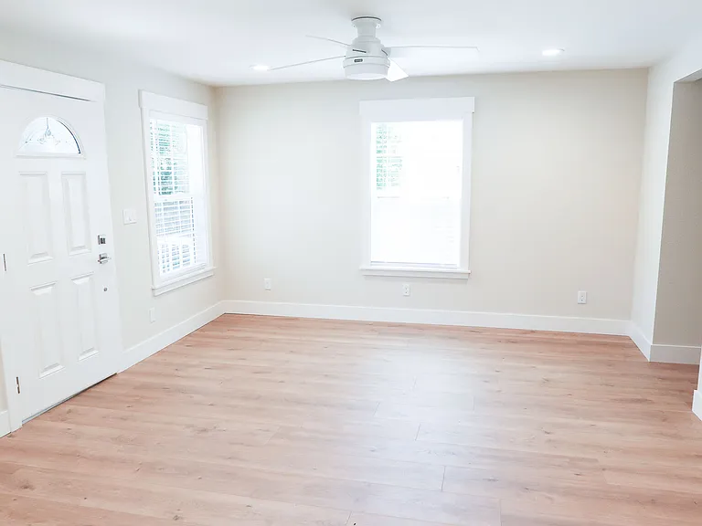 1162 Division St — Photo 7