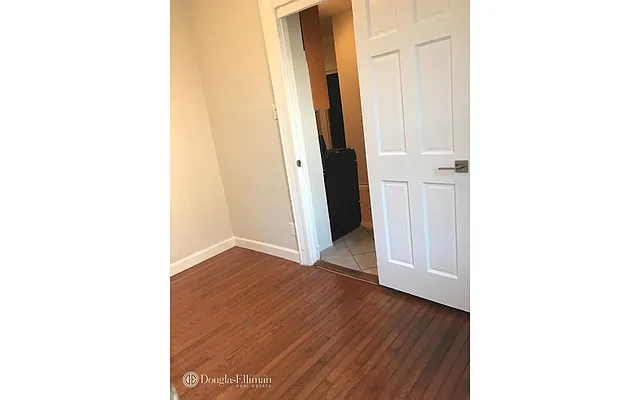 Rented by Douglas Elliman | media 22