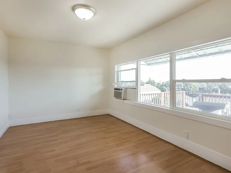 2849 Delaware St #4 — Photo 4