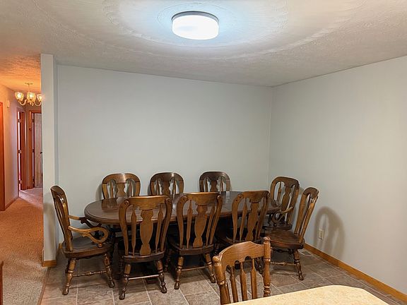 5th image of 73 Carty St