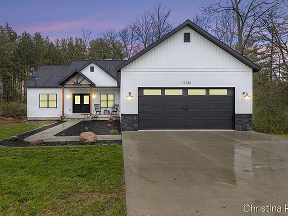 2nd image of 17130 Spruce Cove Trl