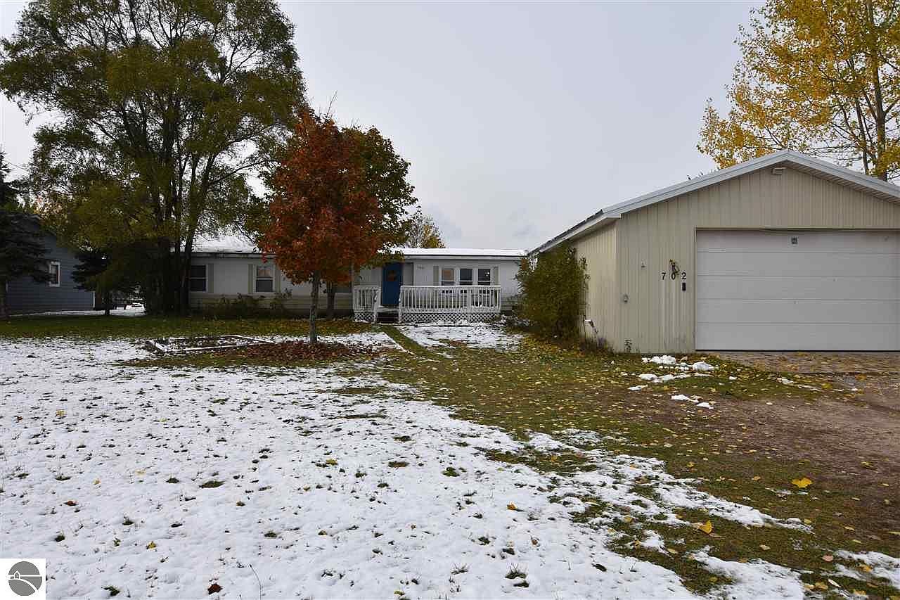 702 S West Silver Lake Rd, Traverse City, MI 49685 Zillow