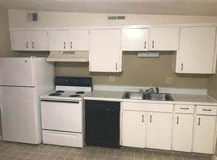 1327 Stonleigh Ct APT E, Leavenworth, KS 66048