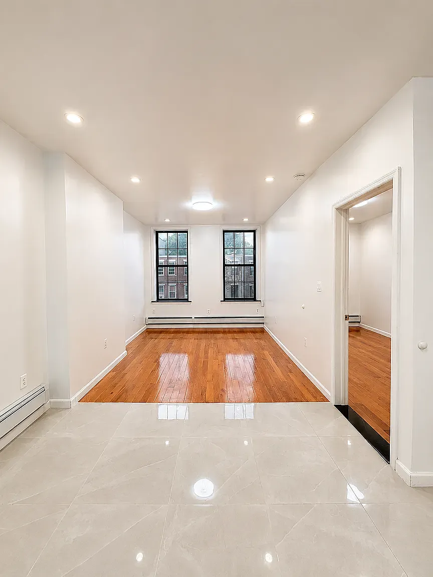 402 Woodbine Street — Photo 1