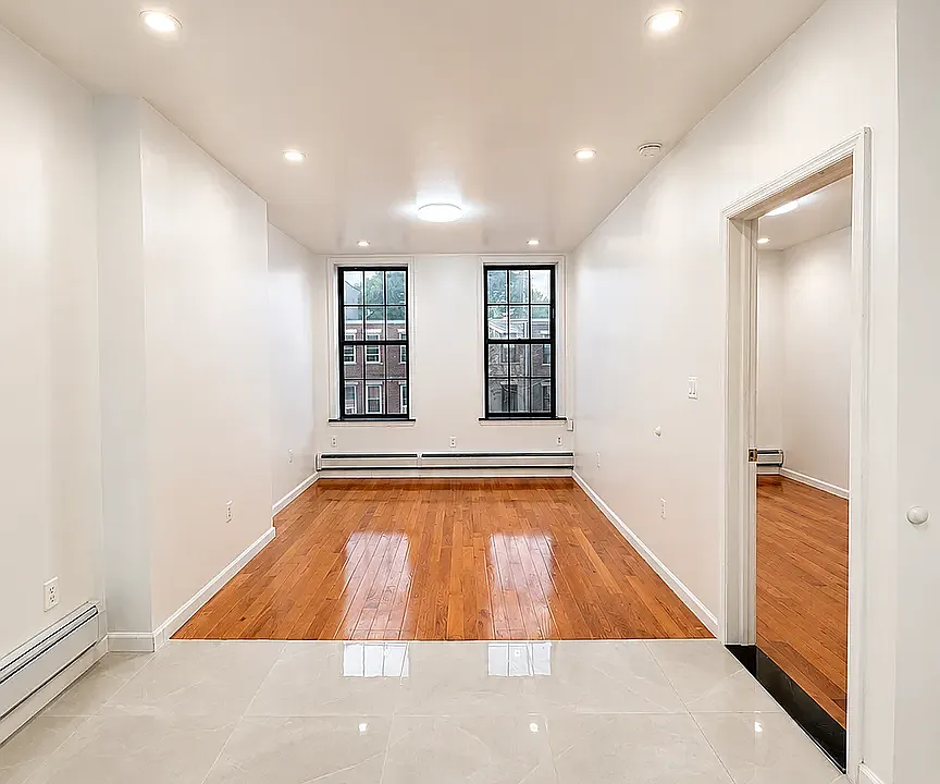 402 Woodbine St #2