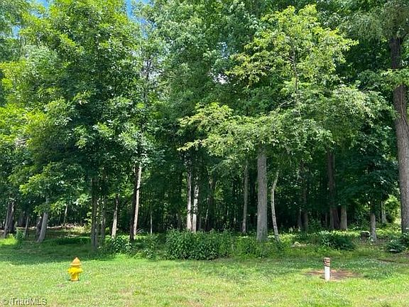 4th image of 8 Bermuda Dr #8