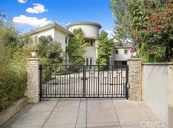 3rd image of 387 Torrey Pines Dr