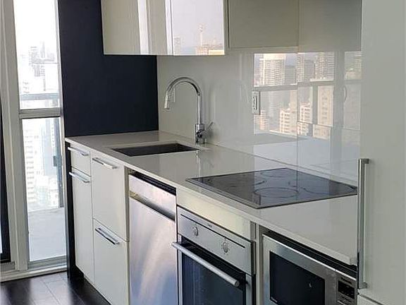 2nd image of 15 Grenville St #3309