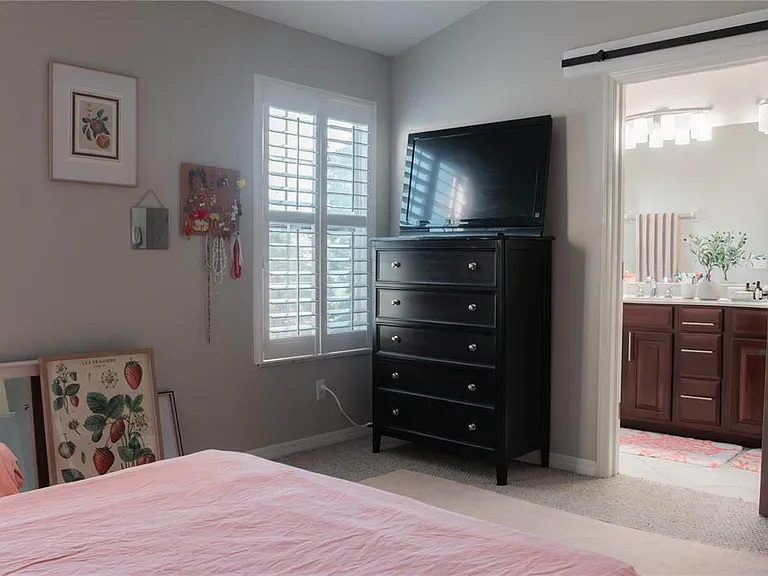 3033 Pointeview Dr — Photo 15