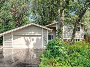 2505 Skillman Cir, Saint Paul, MN 55109