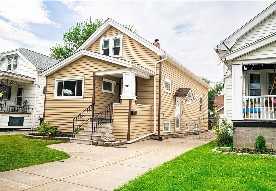 1st image of 92 Stillwell Ave