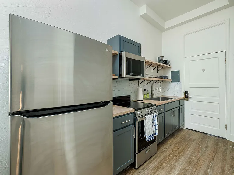108 E Lewis St #16 — Photo 5
