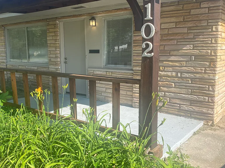 1102 SW 60th St — Photo 1