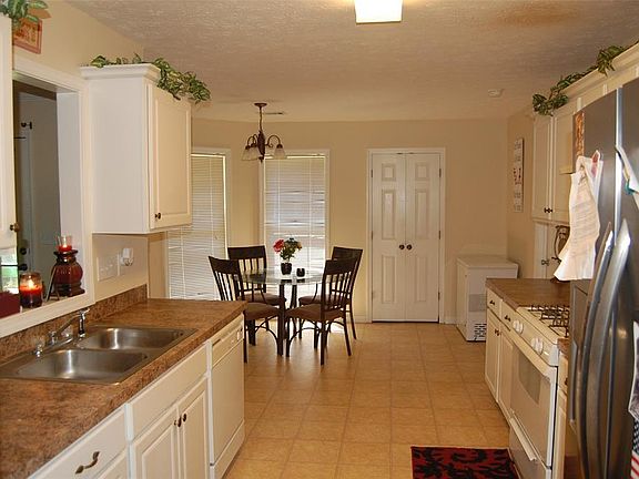 4th image of 241 Garway Dr