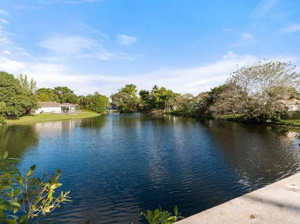 288 NW 39th Way, Deerfield Beach, FL 33442