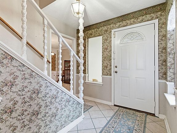 4th image of 211 Shenandoah Dr