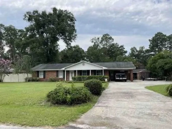 2 Harris St, Hazlehurst, GA 31539
