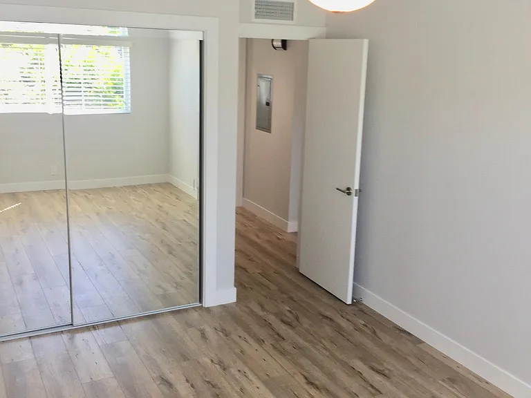 1200 Manhattan Beach Blvd #N — Photo 6