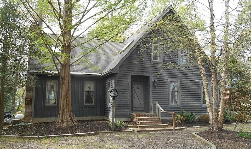 1st image of 23496 Oak St W