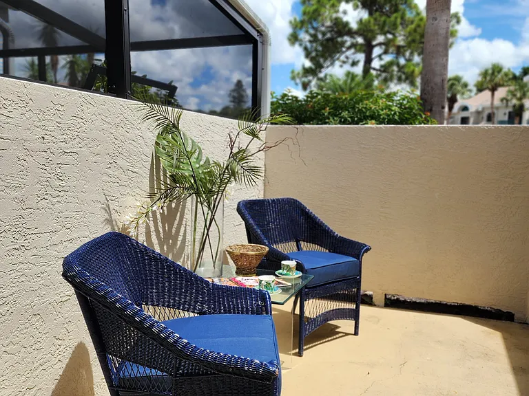 61 Emerald Woods Dr #D2 — Photo 32