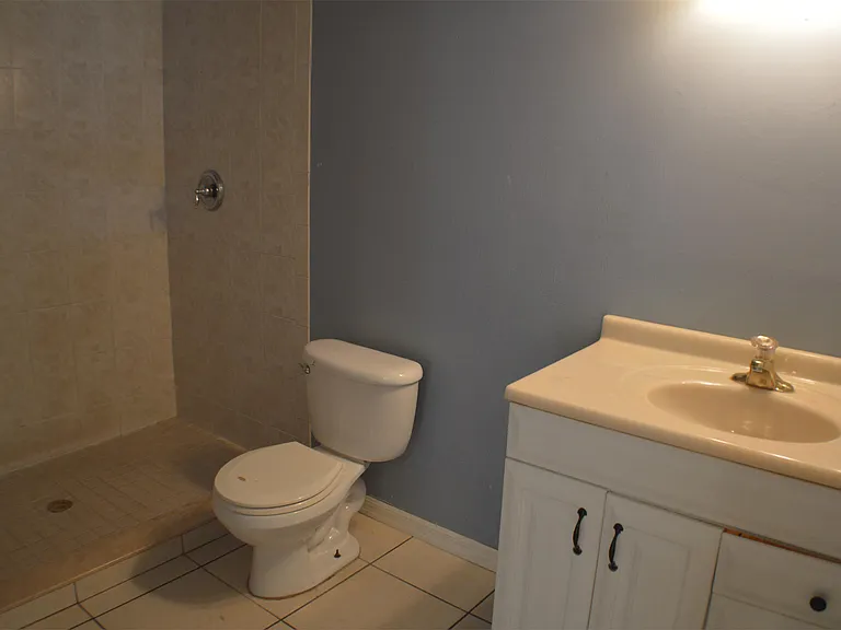 2925 Montclaire Ave #A — Photo 10