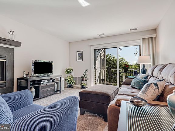 5th image of 20582 Snowshoe Sq Unit 202