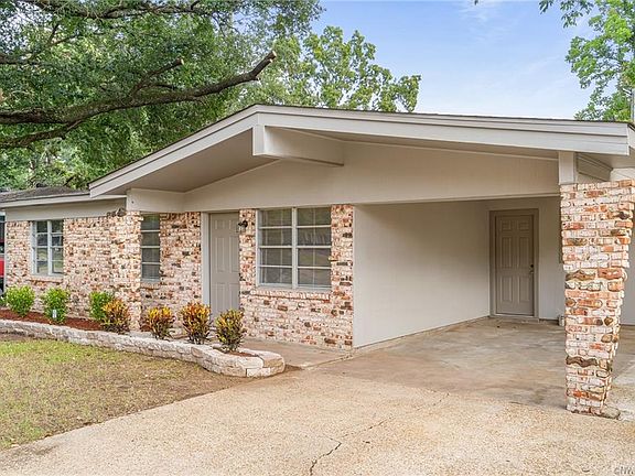 3rd image of 3019 Lakehurst Ave