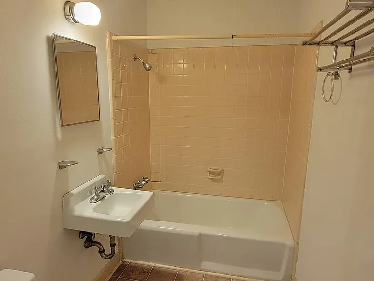 506 N Greensboro St #12 — Photo 12