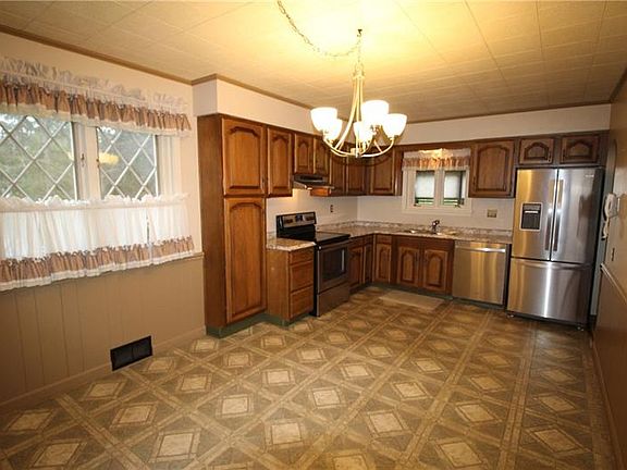5th image of 1143 Grandview Dr