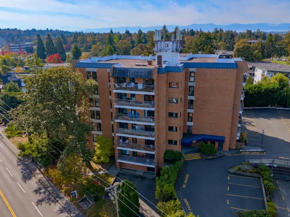 4030 Quadra St #404, Saanich, BC V8X 1K2