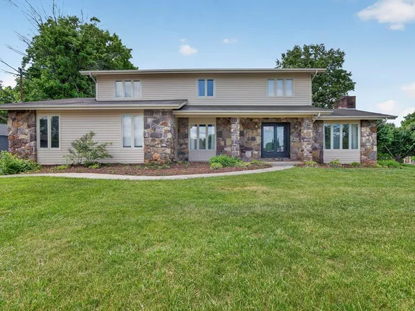 102 Sandpiper Cir, Kingsport, TN 37663