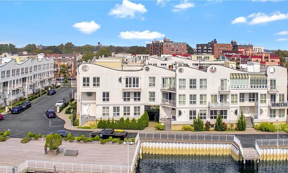 1st image of 3128 Emmons Ave #4