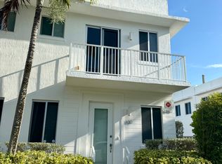 2610 NE 213th St, Miami, FL 33180