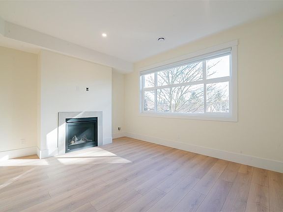 2nd image of 1615 Northfield Rd #107