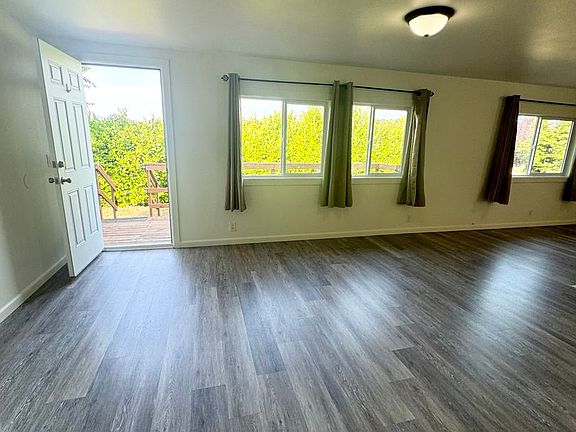 5th image of 14414 Greenbelt Dr E