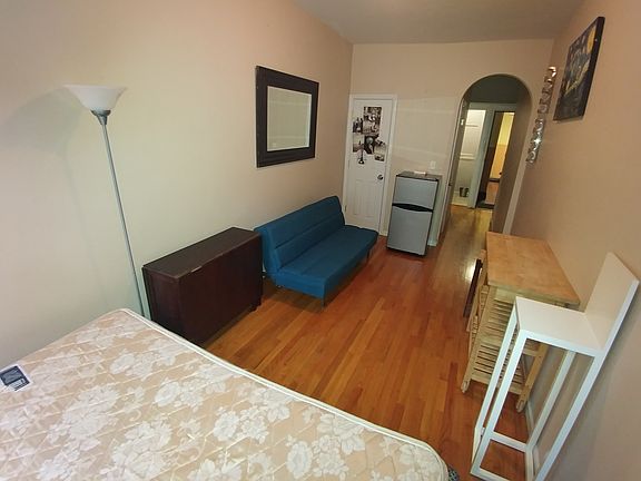 3rd image of 240 W 16th St APT B3