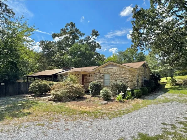 1005 Twin Oaks Rd E, Northport, AL 35473