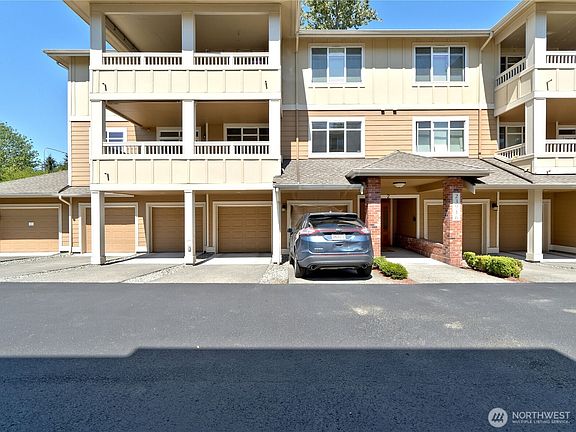 2nd image of 23916 NE 115 Lane #201