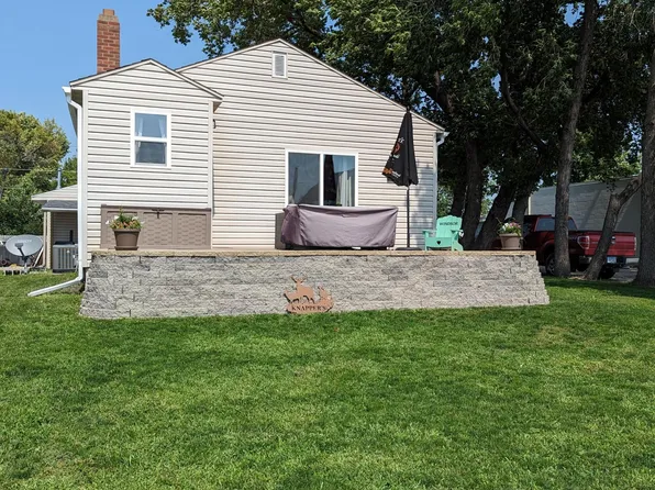 111 Center Ave W, Dilworth, MN 56529