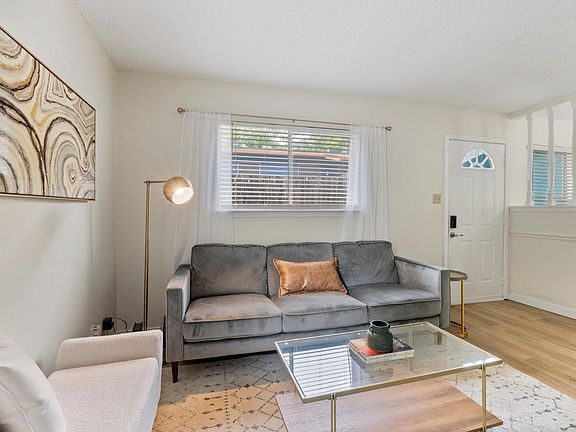 4th image of 3510 Southridge Dr #A