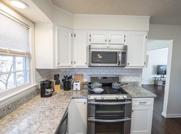 3rd image of 4065 Spinnaker Dr