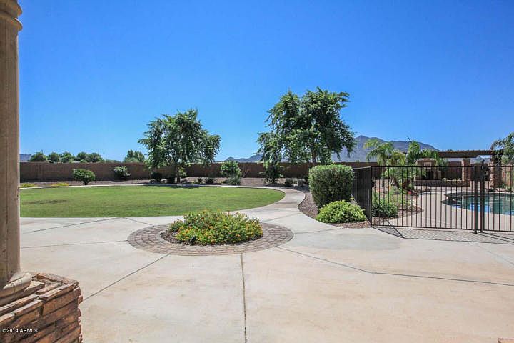 1st image of 3923 E Bellerive Dr