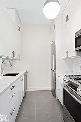 4th image of 350 E 82nd St APT 9B