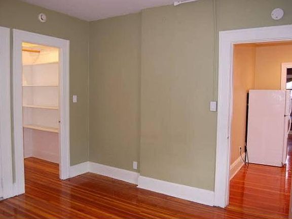 2nd image of 321 Sea Cliff Ave APT 1